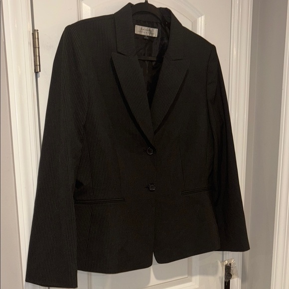 Black Tailored Blazer Professional Suit Jacket - Picture 5 of 11